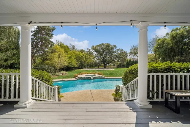 $2,100,000 | 5521 Churchill Lane, Libertyville, IL 60048