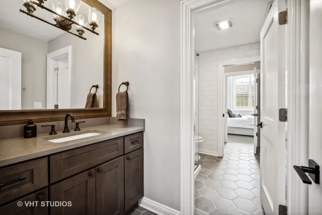 $2,100,000 | 5521 Churchill Lane, Libertyville, IL 60048