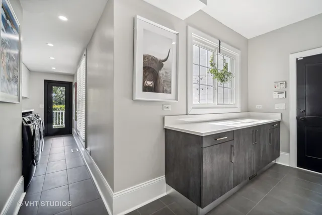 $2,100,000 | 5521 Churchill Lane, Libertyville, IL 60048