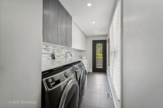 $2,100,000 | 5521 Churchill Lane, Libertyville, IL 60048