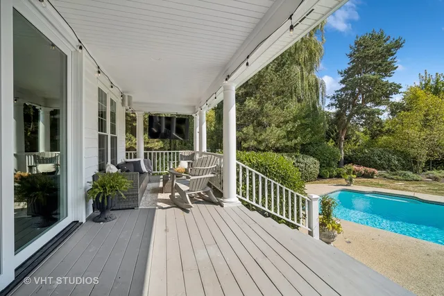 $2,100,000 | 5521 Churchill Lane, Libertyville, IL 60048