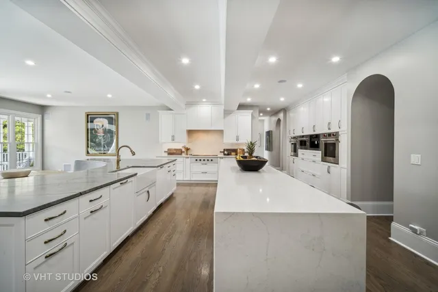 $2,100,000 | 5521 Churchill Lane, Libertyville, IL 60048