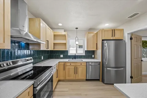 $550,000 | 6875 11th Avenue North, St. Petersburg, FL 33710