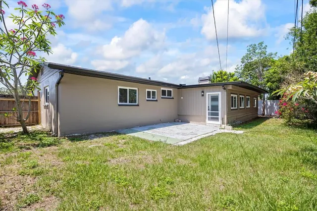 $599,990 | 6875 11th Avenue North, St. Petersburg, FL 33710