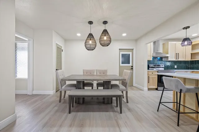 $599,990 | 6875 11th Avenue North, St. Petersburg, FL 33710