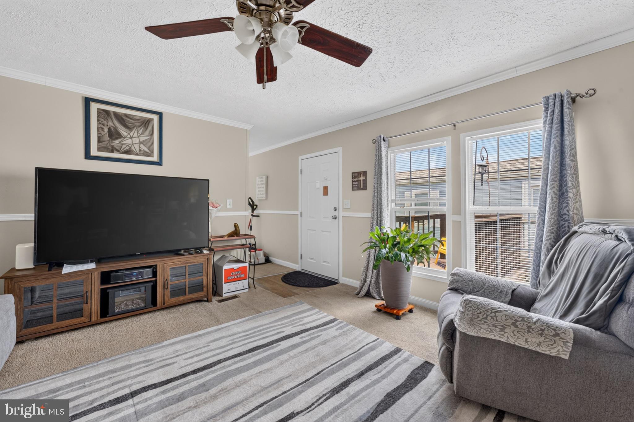 412 Ranee Loop Bear, DE 19701 - Photo 7 of 24 Cozy living space with natural light.