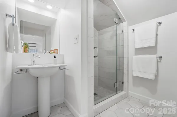 $1,000,000 | 2221 East 8th Street, Charlotte, NC 28204