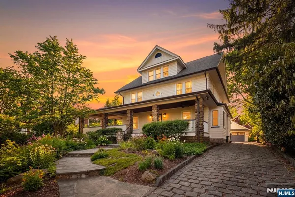 $1,795,000 | 12 Midwood Road, Glen Rock, NJ 07452