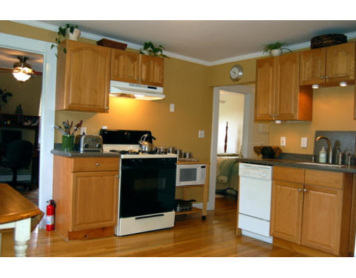 155 Maple Street, Unit 4 Danvers, MA 01923 - Photo 5 of 25 Gallery Image 5
