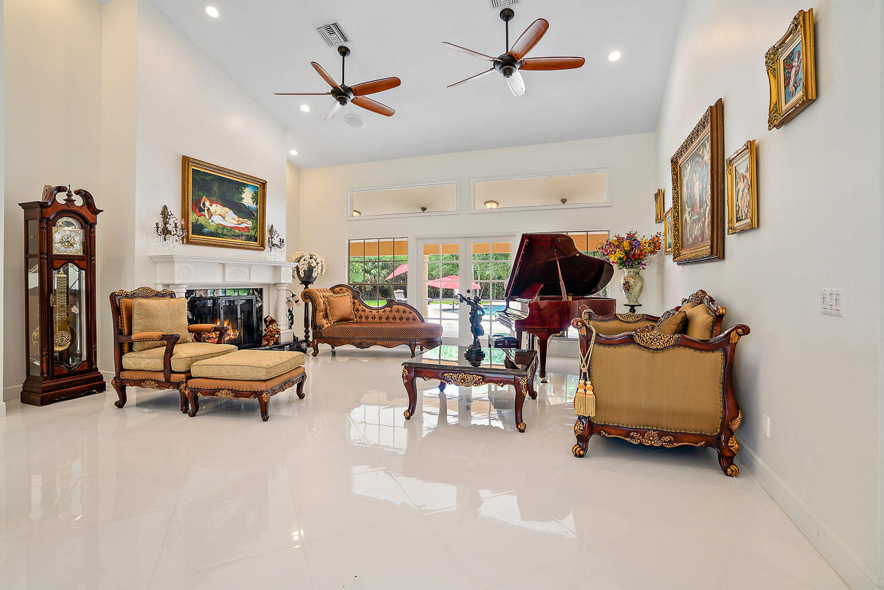 1712 Southeast Colony Way Jupiter, FL 33478 - Photo 11 of 21 Living Room