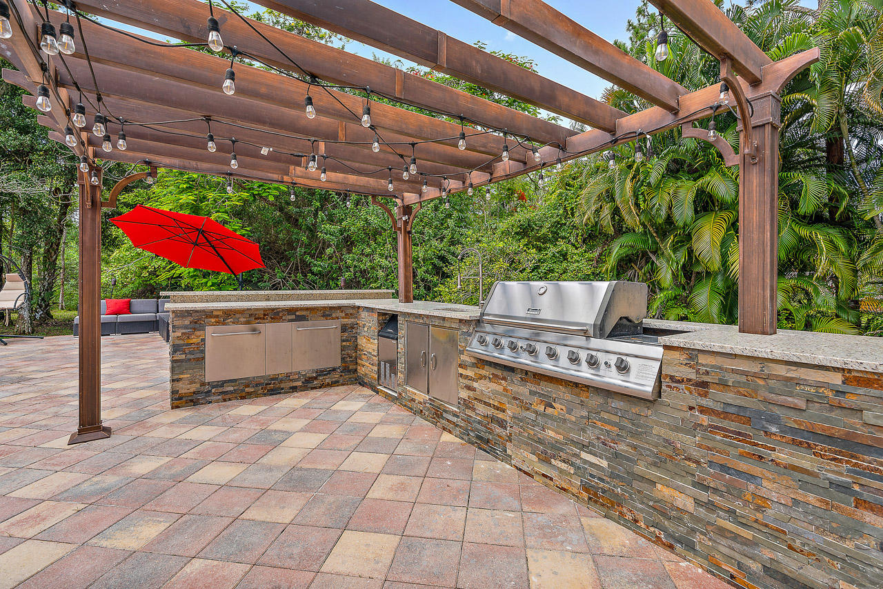1712 Southeast Colony Way Jupiter, FL 33478 - Photo 18 of 21 Pool Area