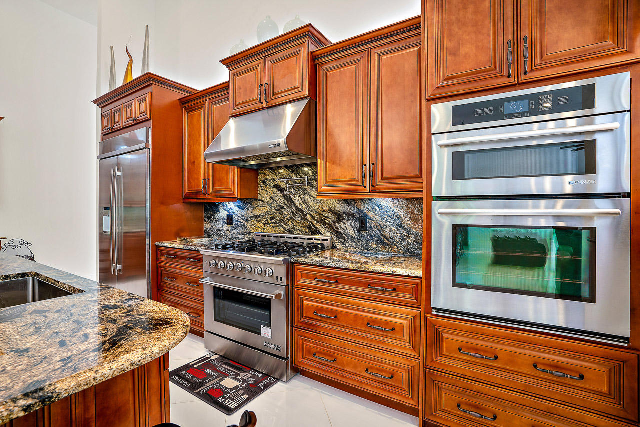 1712 Southeast Colony Way Jupiter, FL 33478 - Photo 7 of 21 Kitchen
