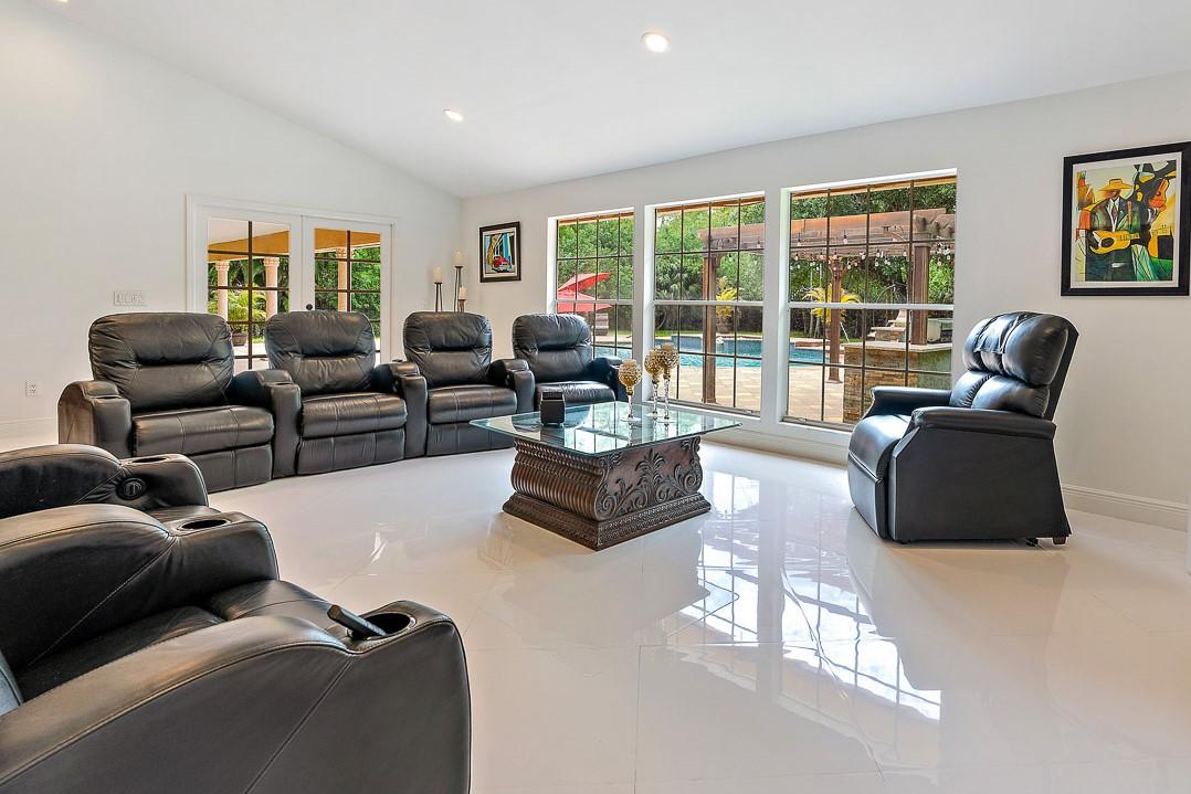 1712 Southeast Colony Way Jupiter, FL 33478 - Photo 8 of 21 Family Room