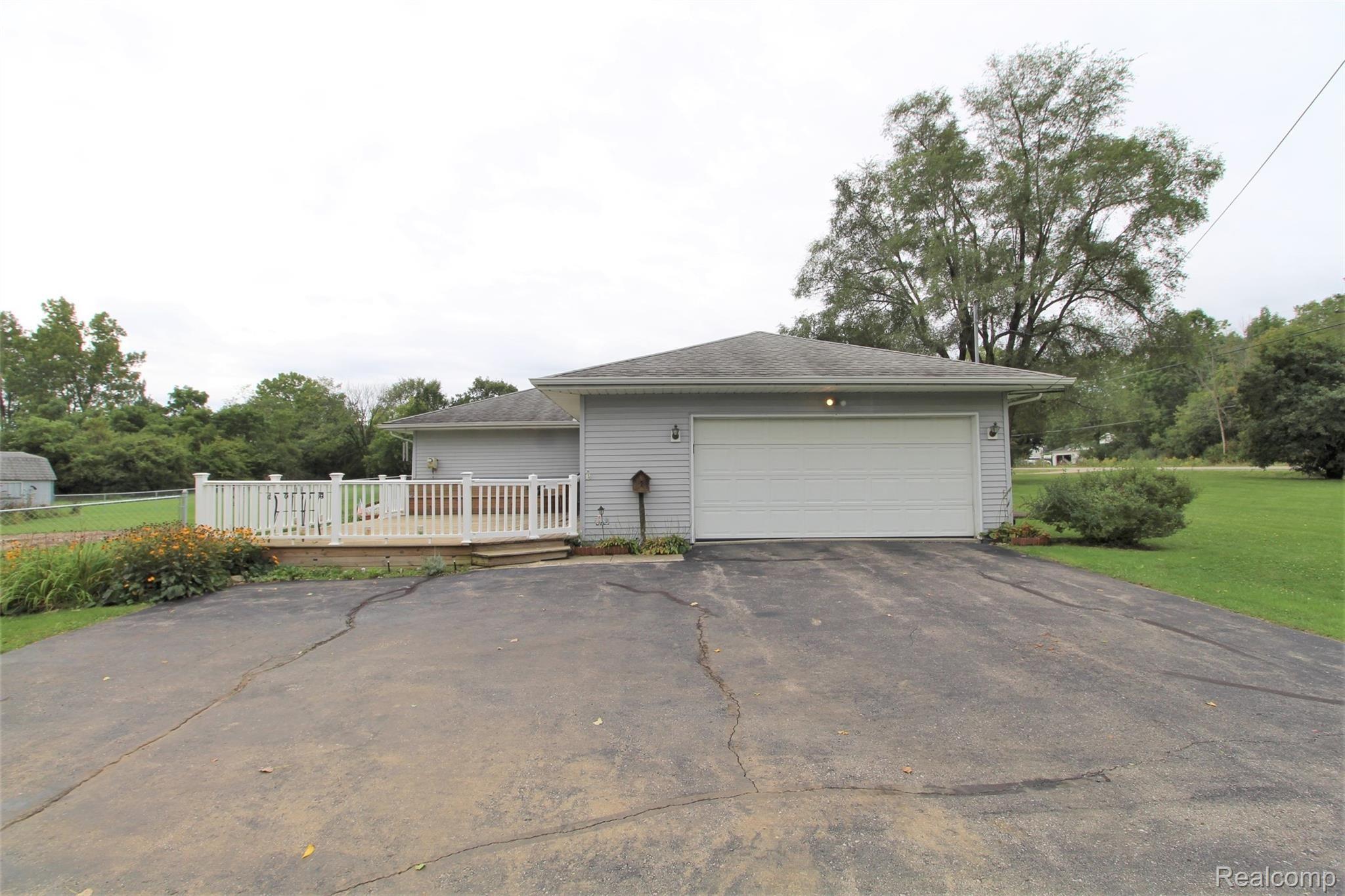 5252 North Center Road Flint, MI 48506 - Photo 29 of 40 IMG_9404.JPG