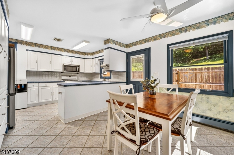 1813 Washington Valley Road Bridgewater, NJ 08836 - Photo 14 of 45