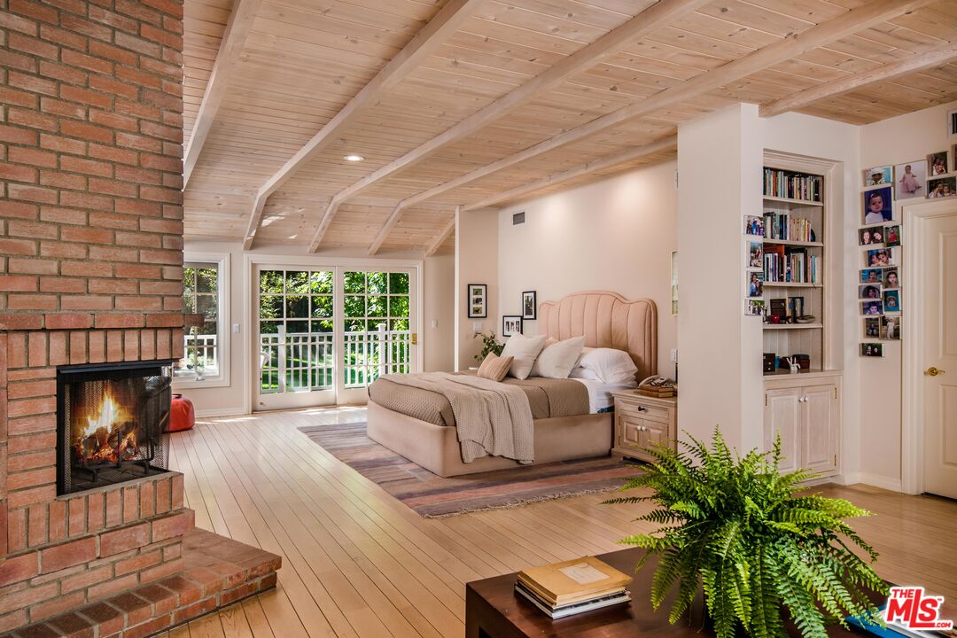 5255 Round Meadow Road Hidden Hills, CA 91302 - Photo 13 of 26 Gallery Image 13