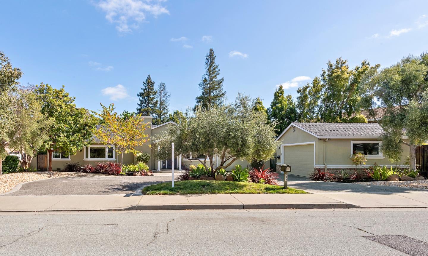 749 Pollard Road Los Gatos, CA 95032 - Photo 3 of 36 Gallery Image 3