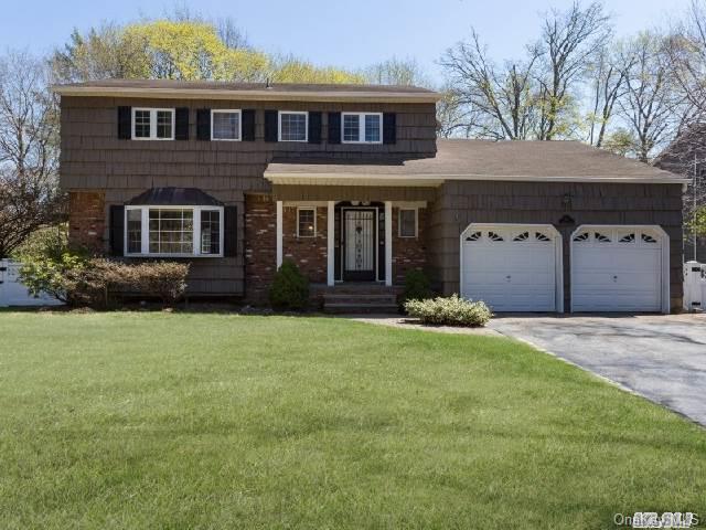 112 Ayers Road Locust Valley, NY 11560 - Photo 1 of 1 Front View