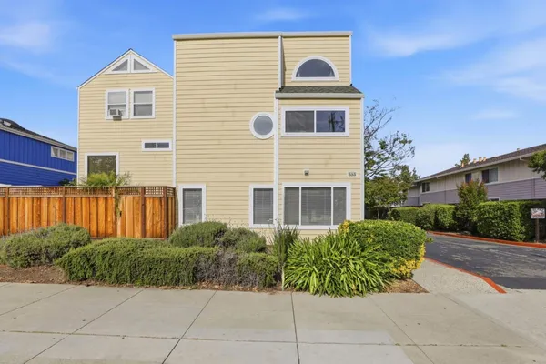 $928,000 | 833 South San Tomas Aquino Road, Unit A, Campbell, CA 95008