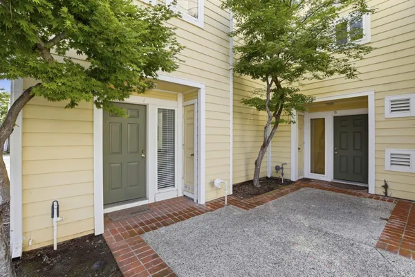 $928,000 | 833 South San Tomas Aquino Road, Unit A, Campbell, CA 95008