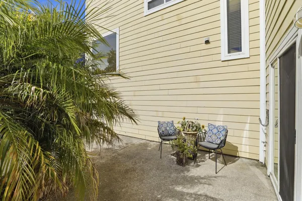 $928,000 | 833 South San Tomas Aquino Road, Unit A, Campbell, CA 95008