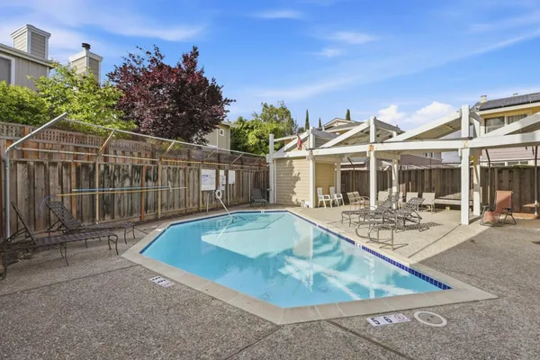 $928,000 | 833 South San Tomas Aquino Road, Unit A, Campbell, CA 95008