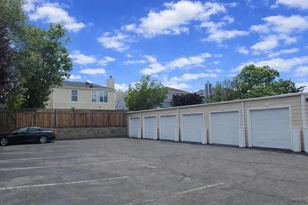 $928,000 | 833 South San Tomas Aquino Road, Unit A, Campbell, CA 95008