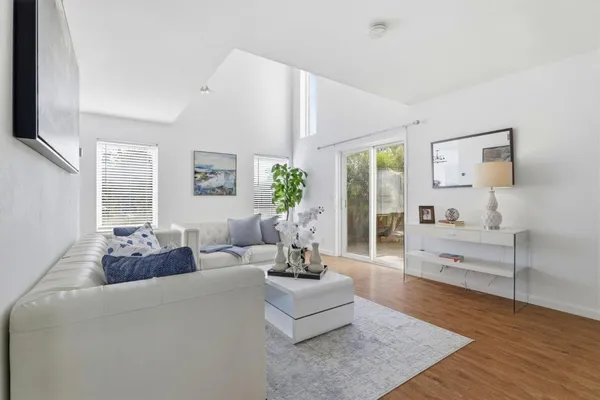 $928,000 | 833 South San Tomas Aquino Road, Unit A, Campbell, CA 95008