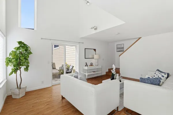 $928,000 | 833 South San Tomas Aquino Road, Unit A, Campbell, CA 95008