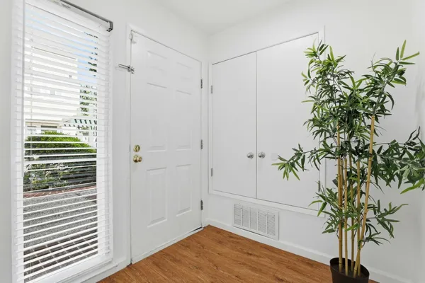 $928,000 | 833 South San Tomas Aquino Road, Unit A, Campbell, CA 95008