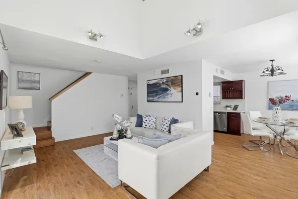 $928,000 | 833 South San Tomas Aquino Road, Unit A, Campbell, CA 95008