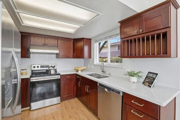 $928,000 | 833 South San Tomas Aquino Road, Unit A, Campbell, CA 95008