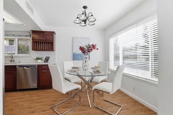 $928,000 | 833 South San Tomas Aquino Road, Unit A, Campbell, CA 95008