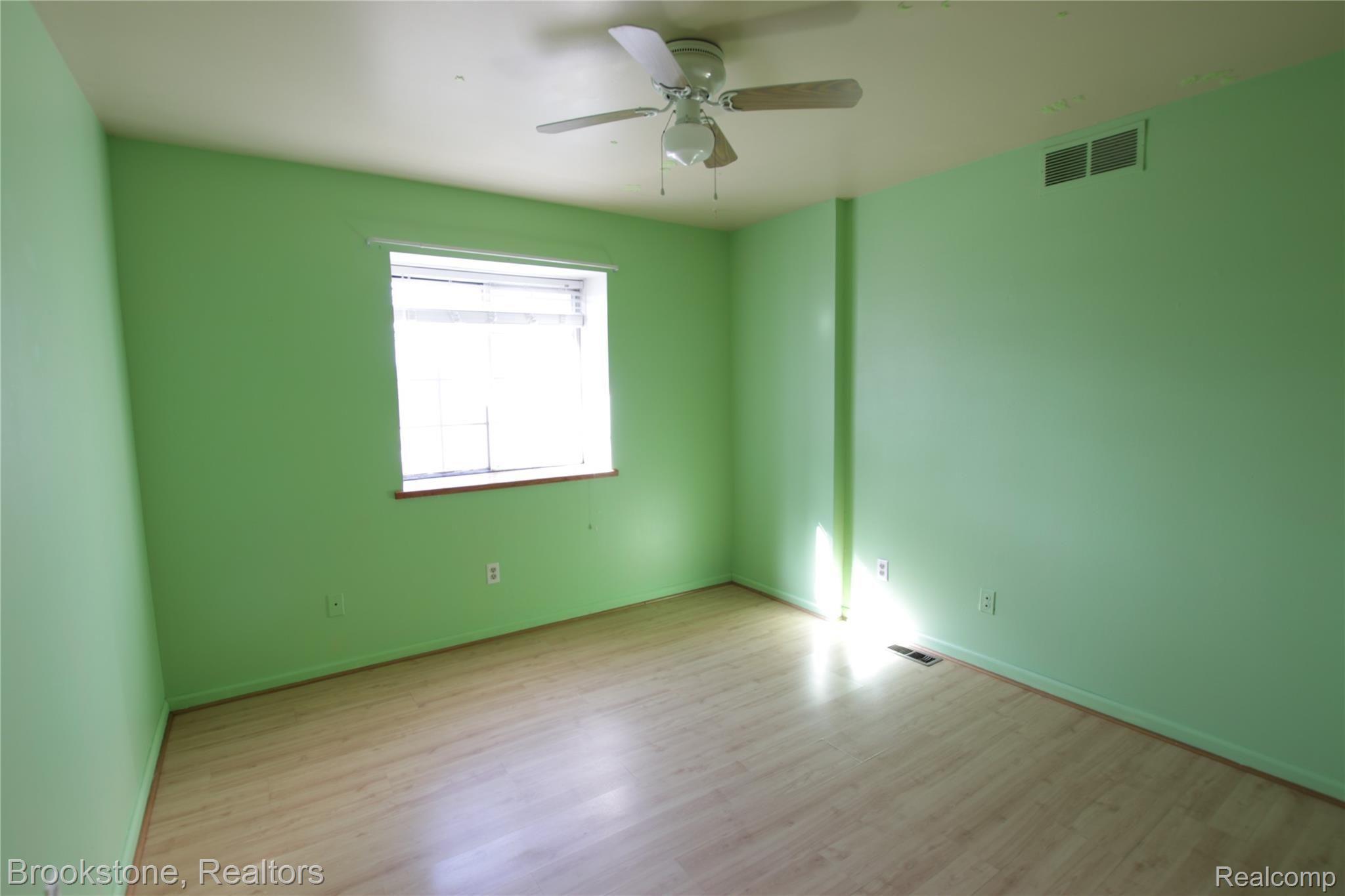 14111 Torrey Road Fenton, MI 48430 - Photo 12 of 24 IMG_4479.JPG