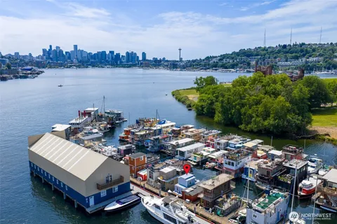 $383,000 | 2143 North Northlake Way, Unit 11, Seattle, WA 98103