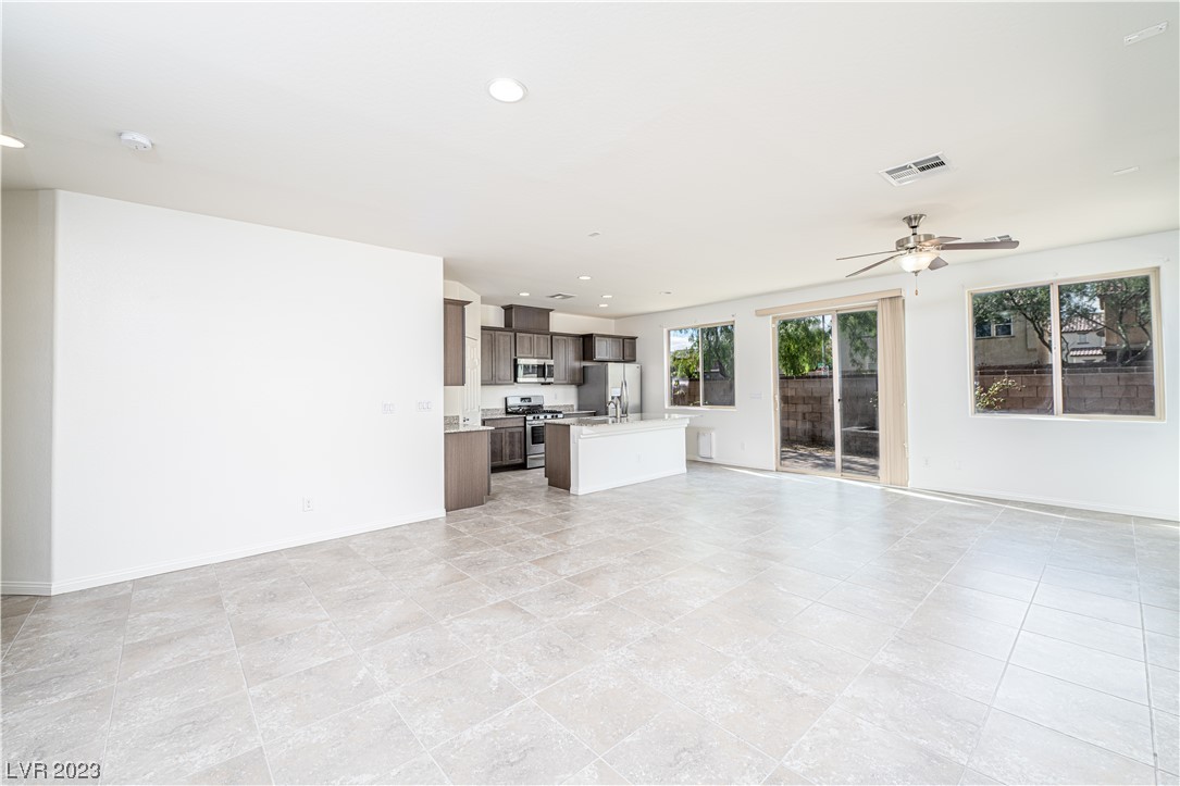 81 Kaku Ridge Way Las Vegas, NV 89183 - Photo 11 of 30 Gallery Image 11