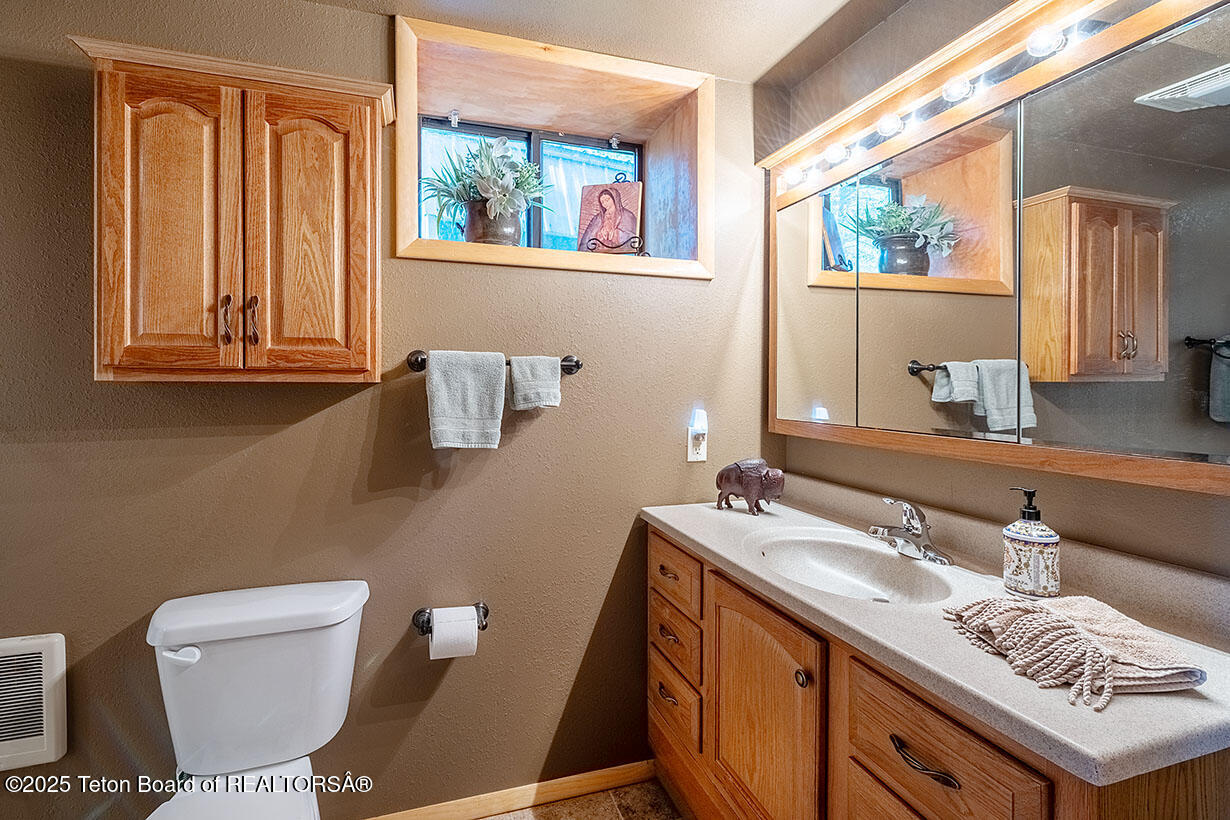 672 Spruce Drive Star Valley Ranch, WY 83127 - Photo 24 of 40 Rizzotto int 5460