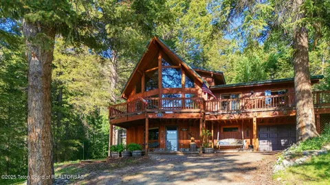 $755,000 | 672 Spruce Drive, Star Valley Ranch, WY 83127