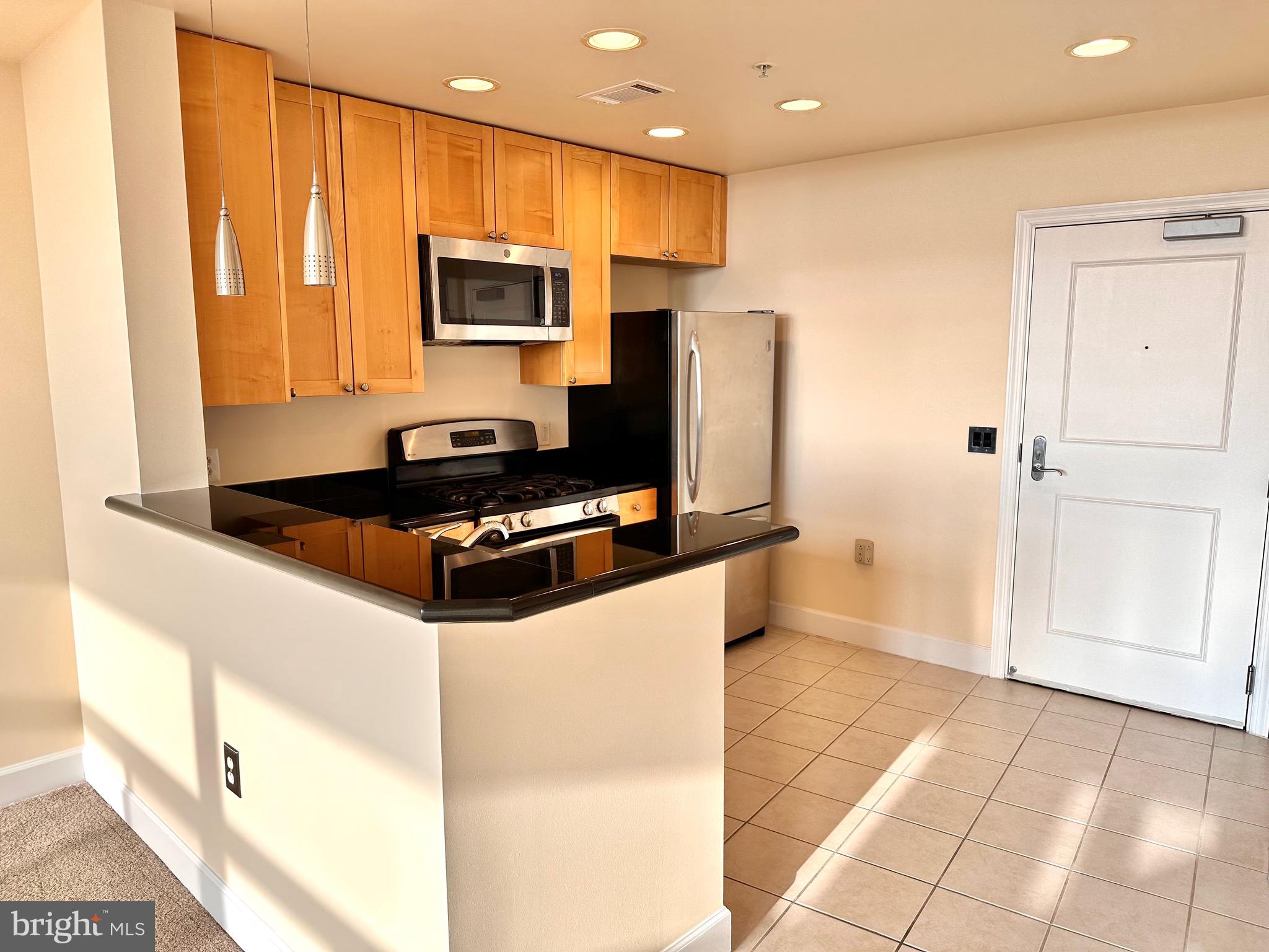 3650 South Glebe Road, Unit 569 Arlington, VA 22202 - Photo 4 of 26 Kitchen