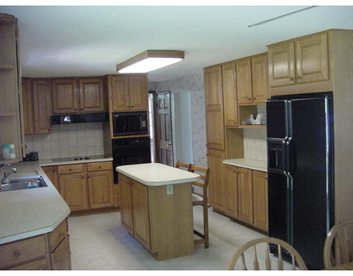 9 Jackson Road Burlington, MA 01803 - Photo 5 of 13 Gallery Image 5