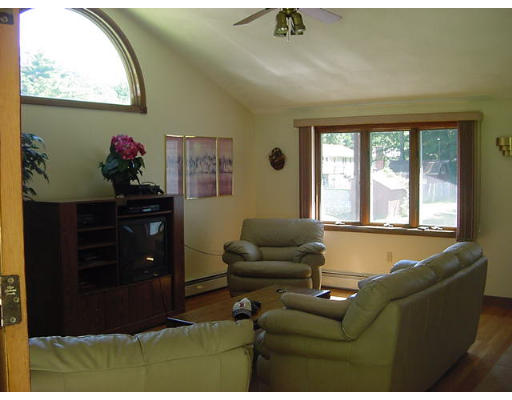 9 Jackson Road Burlington, MA 01803 - Photo 8 of 13 Gallery Image 8