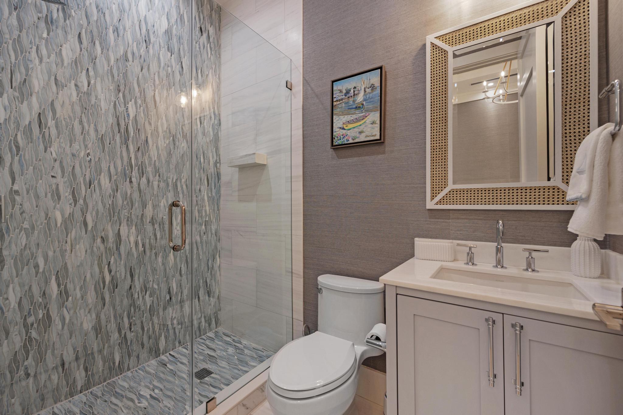 22 Country Club Road Key Largo, FL 33037 - Photo 17 of 34 Bathroom #3