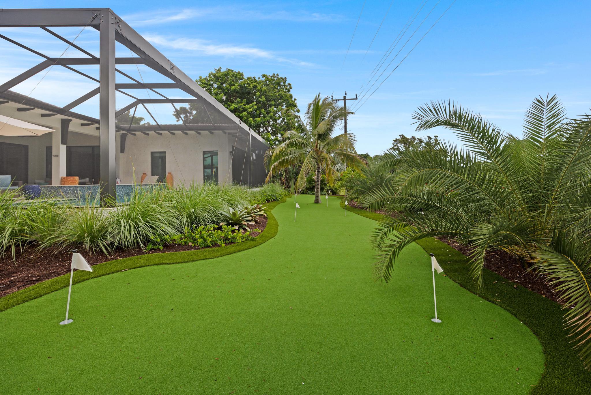22 Country Club Road Key Largo, FL 33037 - Photo 29 of 34 Landscaping