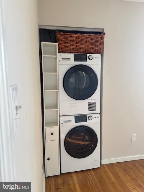 326 Queen Street, Unit 6 Philadelphia, PA 19147 - Photo 9 of 12 a utility room with dryer and washer