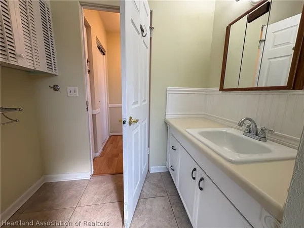 $1,800 | 401 East Main Street, Avon Park, FL 33825