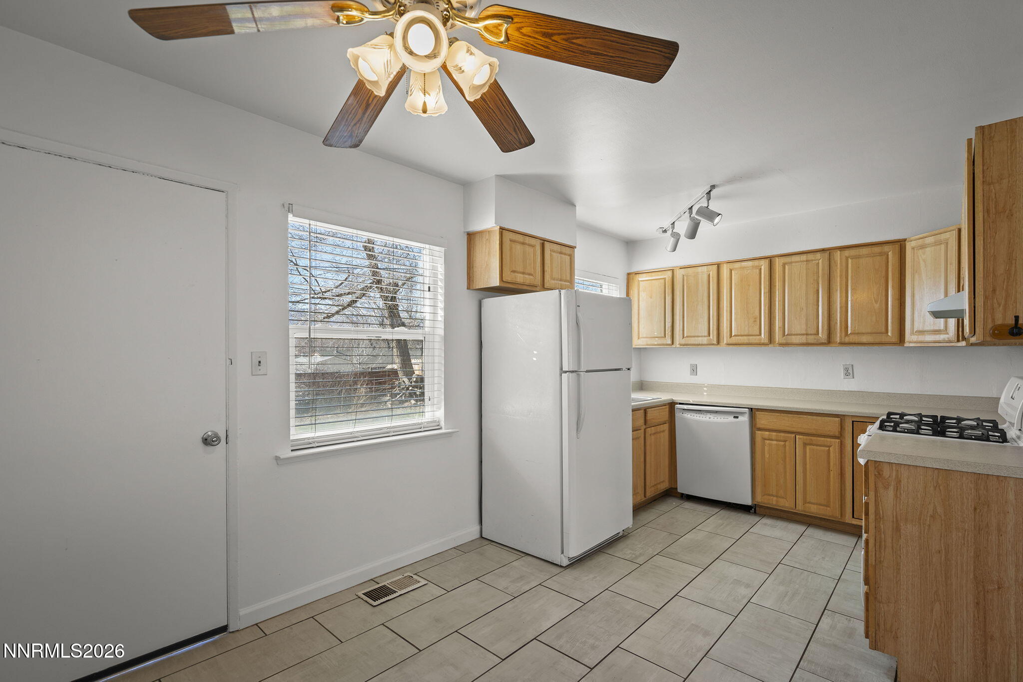 1720 Grandview Avenue Reno, NV 89503 - Photo 18 of 31 17-web-or-mls-_DSC0286