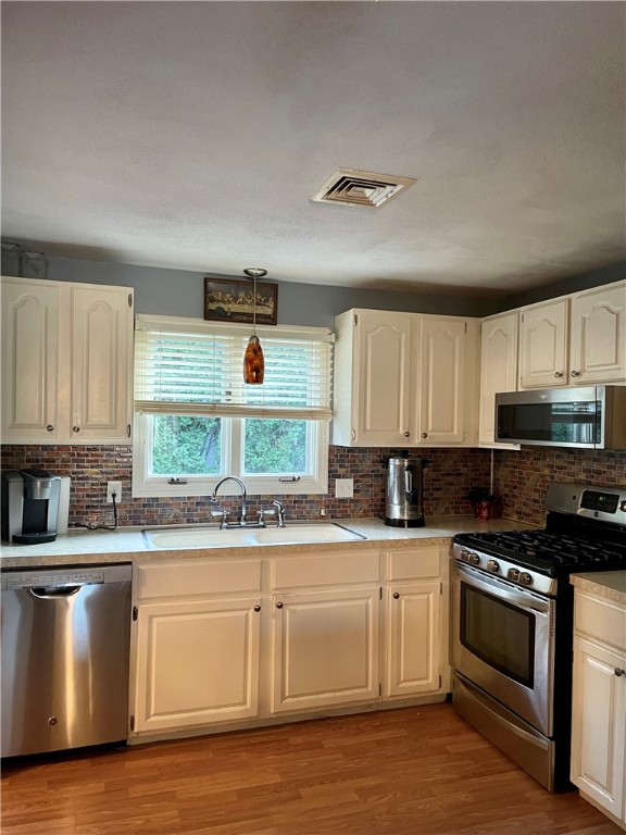 125 Rutland Street Cranston, RI 02920 - Photo 1 of 22