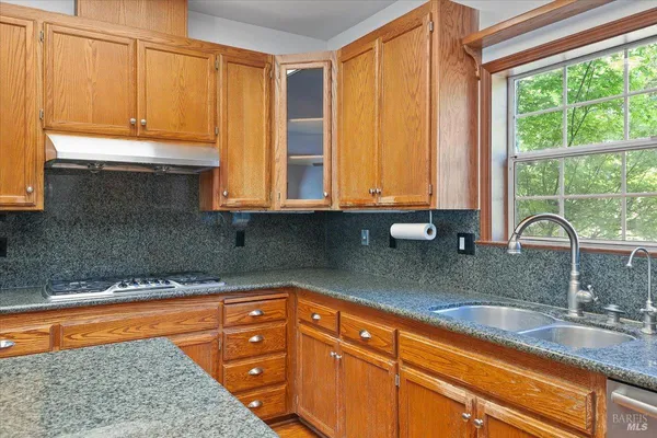 $1,175,000 | 7420 Woodland Avenue, Sebastopol, CA 95472