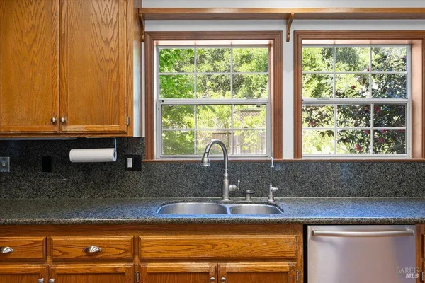 $1,175,000 | 7420 Woodland Avenue, Sebastopol, CA 95472