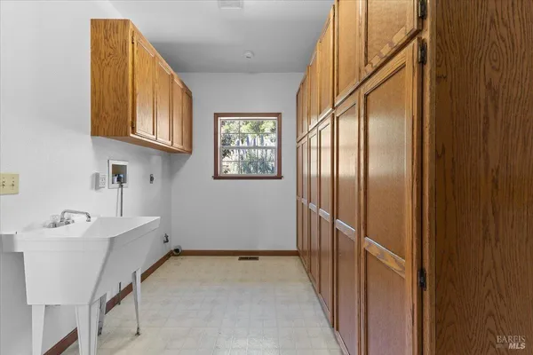 $1,175,000 | 7420 Woodland Avenue, Sebastopol, CA 95472